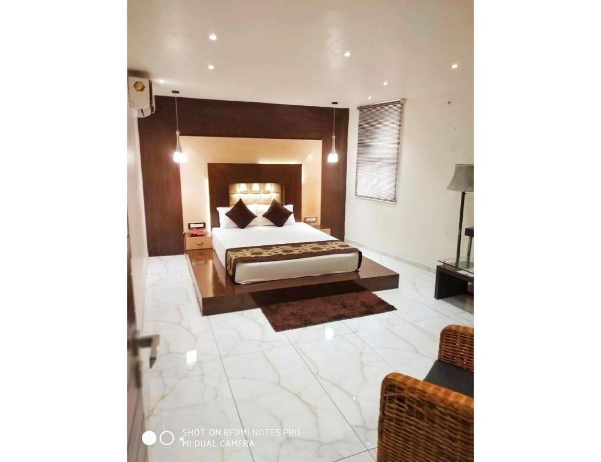 Hotel The Royal, Sehore Экстерьер фото